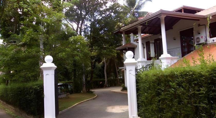 The Mgs Hotel Elpitiya  Exterior photo